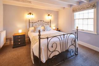 Host & Stay - Ship's Bell - Staithes - 9