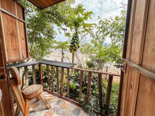 Peaceful & Airy Chalet - September Garden Homestay - 9