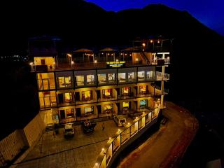 The kempty Fall Resort, Mussoorie - Lavish & Luxury Stay - Mussoorie - 0
