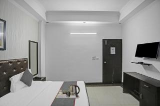 Townhouse Happy Keys Near Iskcon Temple Noida - Noida - 7