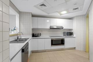 Serene 2-bedroom Escape with Sea Steps Away in JBR - 2