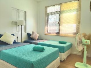 The Grove Guesthouse - Patong Beach - 0