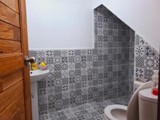The Grove Guesthouse - Patong Beach - 2