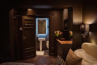 Small Studio with En Suite Bath & Kitchenette - Londra - 9