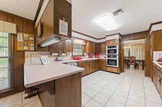 Cajun Stays Cozy 3BR Ranch Near Lafayette with WiFi and Parking - Broussard - 7