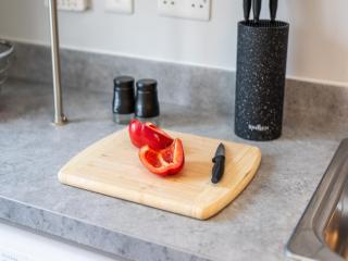 Modern 3 Bed House For 5- City Central - Free Parking - 1