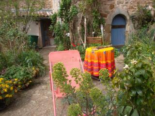 gîte écolo Avène, proche Nature et Lerab Ling BILINGUAL IL FAUT lire PLUS BAS sous la rubrique VOTRE HOTE avec photo - Avène - 8