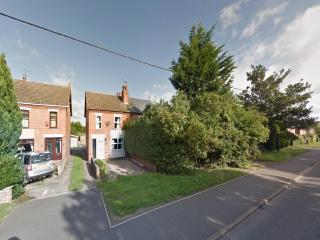 Cosy 3 Bedroom house with free parking, Sleep 6, Close to City - North Hykeham - 2