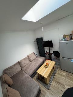 Bromley Bliss Apartment - Central Location - Bromley - 0