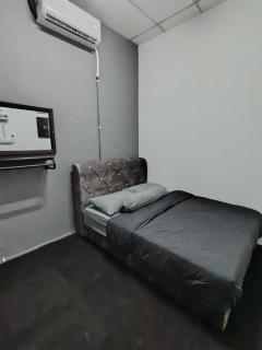 MIA Hostel for Traveller - - 0