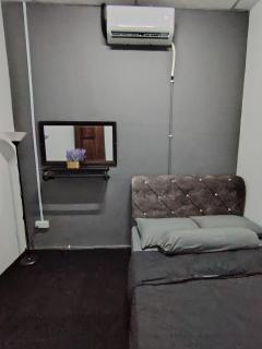MIA Hostel for Traveller - - 8