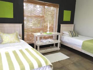 Barking Beach Cottage, Sandbaai - Pet Friendly - Hermanus - 5