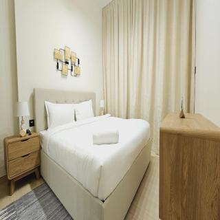 Luxury Belvilla 1BR Pool View Apartment in JVC - 8