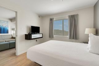 Simplicity 1306 I Comfy & Modern 2bd Apt! - San Antonio - 8