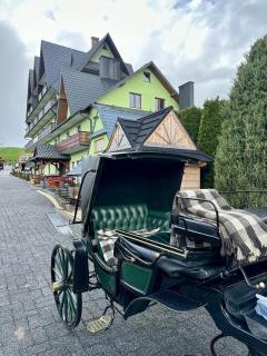 Karczma Mikuda - Sauna Basen Jacuzzi z widokiem na góry - Kuligi - Parking - Zakopane - 9