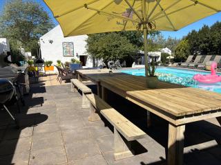Greyton Toad Hall exclusive use up to 18, largest pool in town, hot tub, no load shedding and by arrangement up to 22 and sometimes we rent individual rooms - Greyton - 6