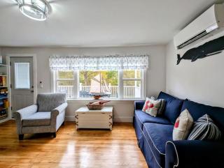 Beach Vibes Acadia Cottage Fire pit Family Acadia sleeps 8 - 4