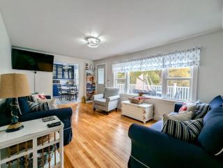 Beach Vibes Acadia Cottage Fire pit Family Acadia sleeps 8 - 5