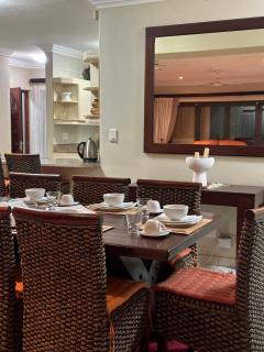 Trevi Sea-view Apartment - Margate - 2