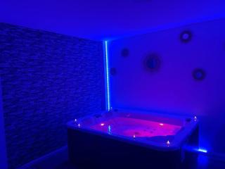 Love And Spa Love Room Jacuzzi Privée Avec Terasse - Toulouse - 6