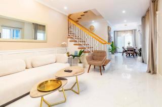 Luxury house next to Ayala Alabang and Fernbrooks - Manila - 3