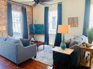 Charming Creole Cottage 2 Blocks Across Rampart St from French Quarter - New Orleans - 7