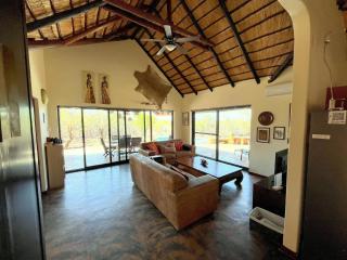 Bushvilla Umoja im Krüger Nationalpark mit Pool - Phalaborwa - 7
