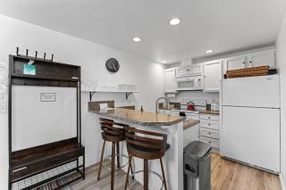 Happy Hideaway - Aspen Village Condo w seasonal pool, close to lake, park, golf, and downtown - McCall - 0