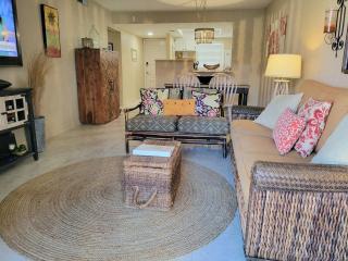 101 - Caribbean décor and a few steps to pool - New Smyrna Beach - 7