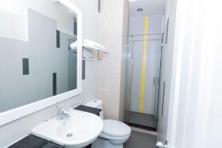 Fuja Hotel 563 Nguyen Thi Thap - Ho Chi Minh - 2