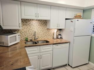 110 - Ocean View 1/1 Poolside Ground Floor - New Smyrna Beach - 7