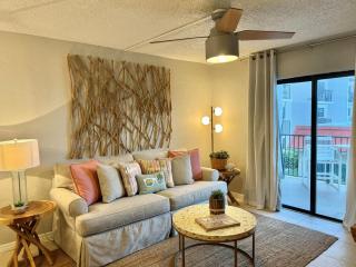 201 - New and Beautifully Decorated 1 bedroom - 3