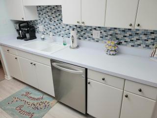 304 - Beachy 2/2 ocean view sleeps 6 - New Smyrna Beach - 3