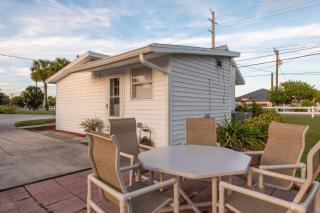 Romantic Cottage King Pool Pickleball Beaches - Melbourne - 5