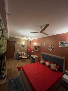 Skyline Escape Stylish Studio Apartment with Stunning City Views - Noida - 2