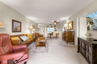 Charming 2-Bedroom, 2-Bath Condo with Golf Course Views in Isla Del Sol - 8