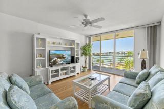 Bahia Vista Top Floor Bay Front 2 Bedroom - Tierra Verde - 7