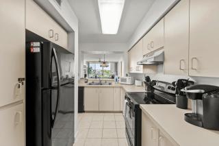 Bahia Vista Top Floor Bay Front 2 Bedroom - 1