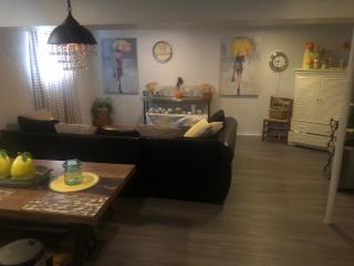 Central Location-Pikes Peak Mountain Views! - 8