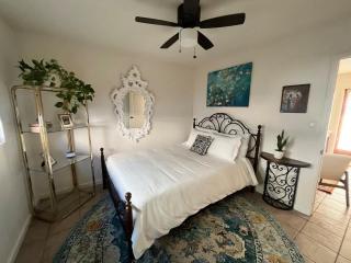 Casita Violeta Pet-Friendly Getaway Near Balboa - San Diego - 0
