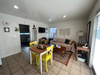 Casita Violeta Pet-Friendly Getaway Near Balboa - San Diego - 8