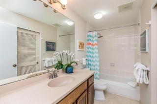 Hale Moi 112B, Queen Bed, Breakfast Bar, Lanai, AC, Sunsets - Princeville - 3