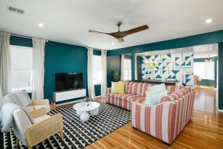 Sunrise Playce-Designer Beach Retreat + Pool Table - 9