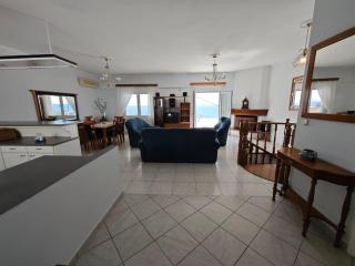Zoe's Villa - Entire Villa Rental with Stunning Aegean Sea views! - Plagiá - 2