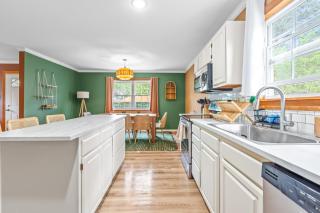Boho Downtown 5BD Home BBQ Pool Table 5Min to Duke - Durham - 5