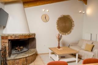 Rokani Sofita I with fireplace at Kalavrita Center - 4