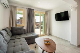 Julia's Beach Studio, familienfreundlich am Meer,mit XL Terrasse, Meerespanorama - Logaras - 7