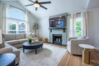New Remodel! 4BR Near DT Cartersville & Major Hwys - Cartersville - 0