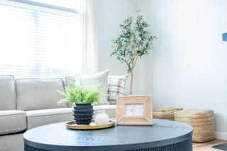 Modern 4BR Home Near Art, Nature & Dining - 6