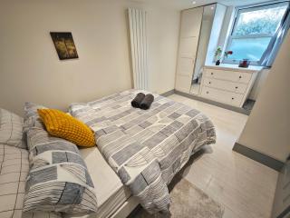 Bright 2 Bedroom Flat with Patio 10 min to Camden Market - Londra - 8